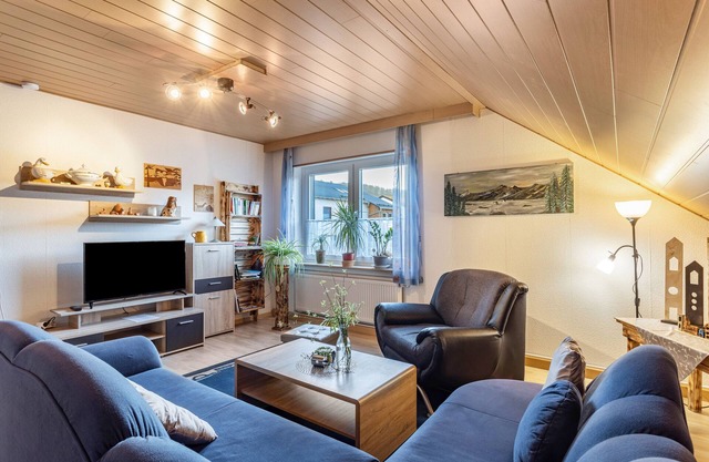 Appartement 'Ferienwohnung Desmecke' avec jardin privé, balcon et Wi-Fi
