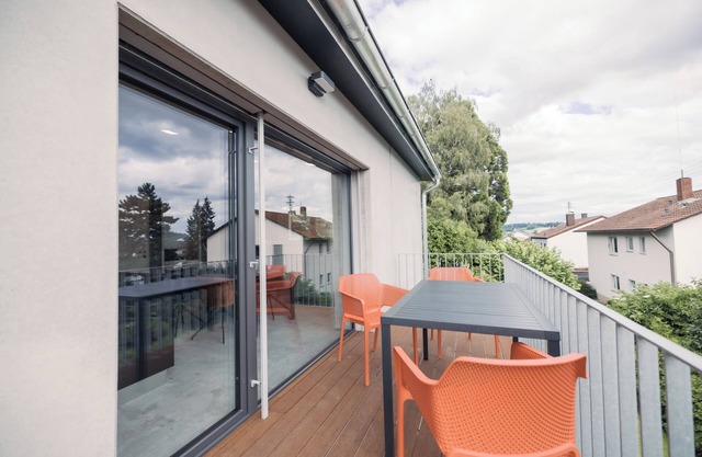 Appartement 'Ferienwohnung Alpenblick 75qm' avec jardin partagé, balcon et Wi-Fi
