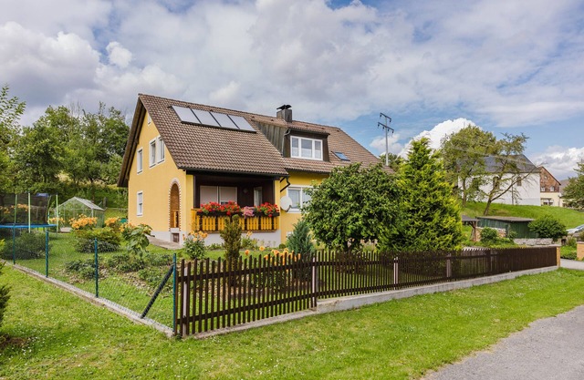 Appartement "Ferienwohnung Bächer" avec jardin partagé, balcon et Wi-Fi