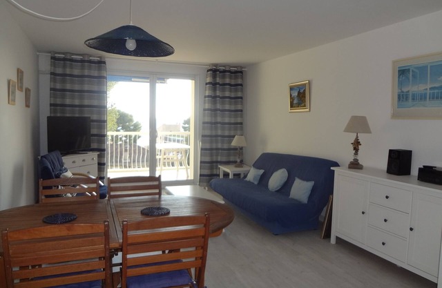 T3 de 70 M2, VUE MER à moins de 100m de la plage des Lecques avec parking