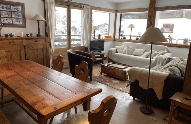 APPARTEMENT DE CHARME, TRES ENSOLEILLE AU PIED DU JAILLET