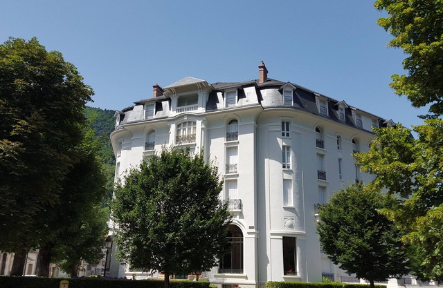 Appartement pour cures et vacances en plein cœur de Bagnères de Luchon.