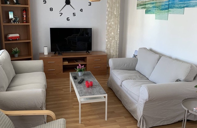 Apartment for 6 persons, just 15 minutes from the sea.