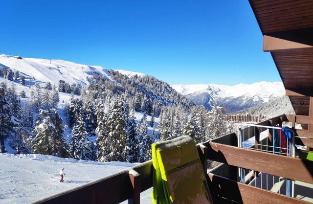 Appartement 4-6p Belle Plagne, skis aux pieds, vue montagne, ensoleillé