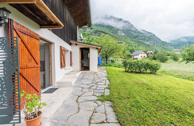 Apartment 'T2' with Mountain View, Private Garden and Wi-Fi