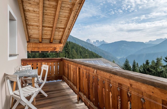 Appartement 'Funtnatsch Langkofel' avec vue sur les montagnes, jardin partagé et Wi-Fi