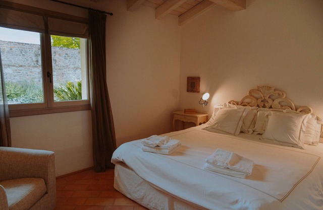 Apartment 'Giada' with Shared Pool, Wi-Fi and Air Conditioning