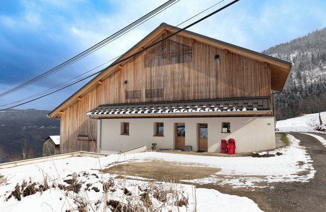 Appartement "Gîte Dans Ferme D'Alpage" avec vue sur les montagnes, jardin privé et Wi-Fi