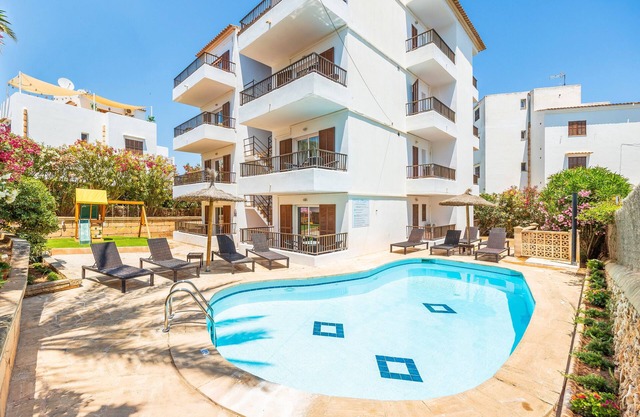 Appartement 'Gran Sol Family 1' avec piscine partagée, Wi-Fi et climatisation