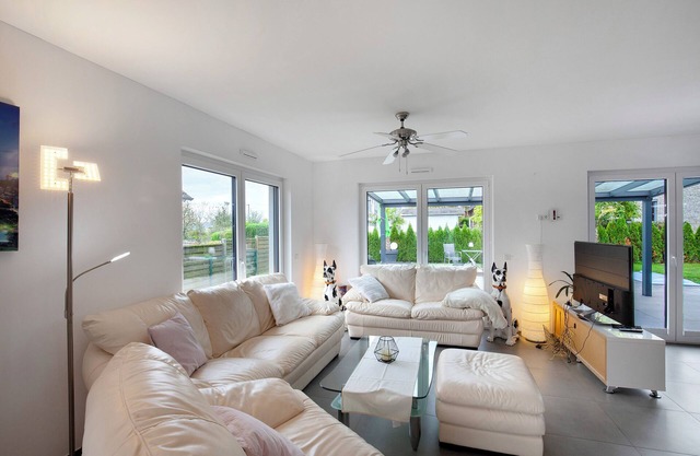 Appartement "Großzügige Wohnung" avec piscine partagée, terrasse privée et Wi-Fi