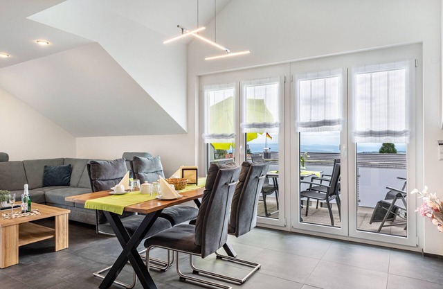 Appartement 'Haus Fernsicht Wohnung Bergpanorama' avec vue sur les montagnes, balcon et Wi-Fi