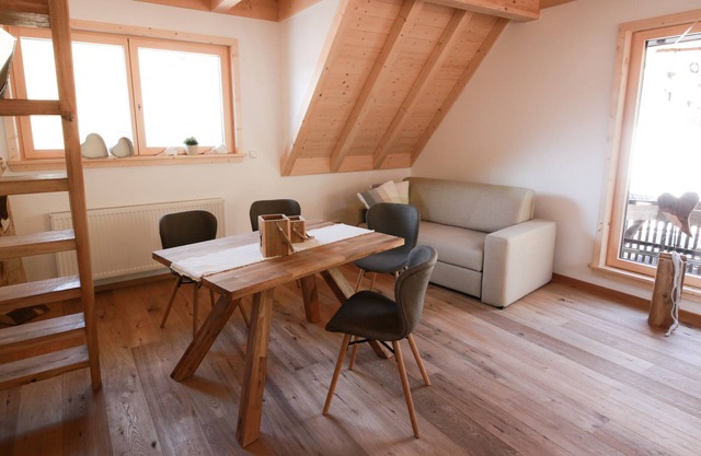 Appartement 'Heimatglück 3, Maisonette, 42qm' avec terrasse partagée, balcon et Wi-Fi