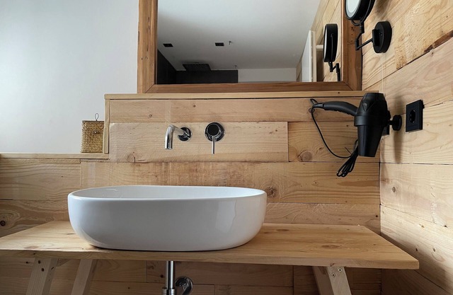 Apartment HOLZWURM with whirlpool & sauna-directly hiking trails, restaurants & shopping