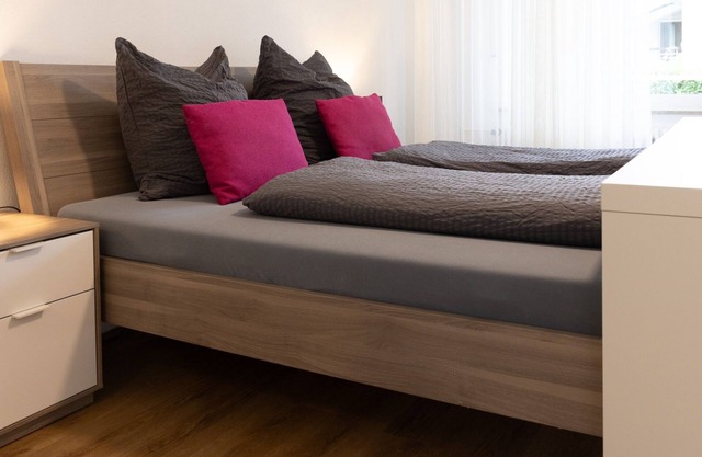 Appartement 'Höri Nest - Garten Wohnung' avec vue sur lac, jardin partagé et Wi-Fi