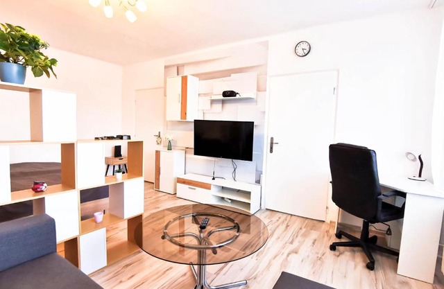 Apartment Hroncová, near city centre and park, quiet location