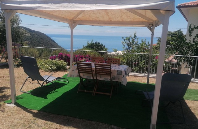 Appartement 'Il Rosmarino' avec vue sur la mer, Wi-Fi et climatisation