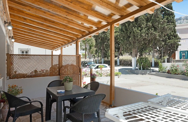 Appartement 'Iliana 1' avec vue sur les montagnes, Wi-Fi et climatisation