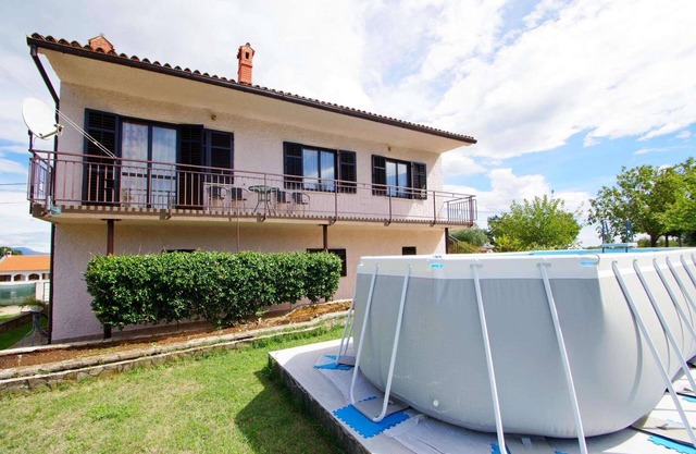 Appartement à Šajini près de la mer bleue