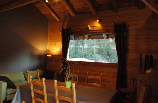 Appartement dans chalet de caractere acces ski