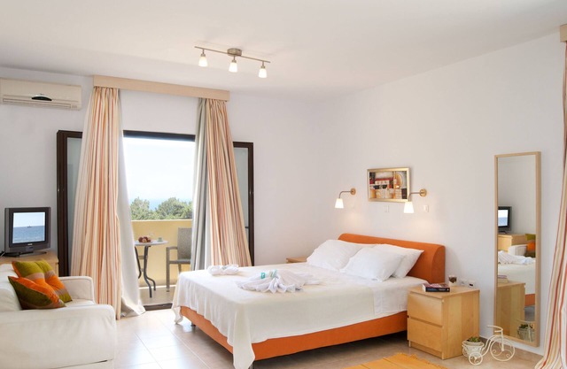 Appartement dans un hôtel 'Miraluna Studio 3' avec terrasse privée, Wi-Fi et climatisation