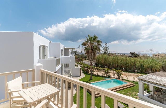 Appartement dans un hôtel "Ninemia Suites Tinos Grand 205" avec vue sur mer, Wi-Fi et climatisation