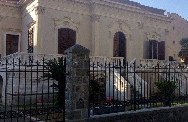 Appartement dans une ancienne villa, à quelques pas de la mer