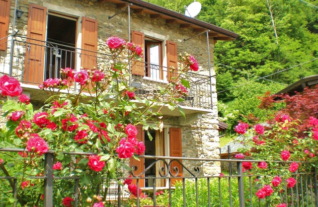 Appartement dans une ancienne grange, jardin privatif avec vue sur le village