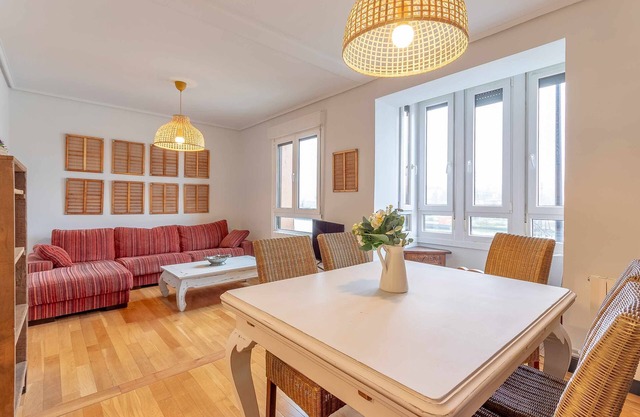 Appartement vue frontale Ría Bilbao près du métro
