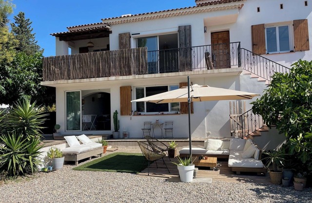 Appartement dans haut de Villa proche du centre