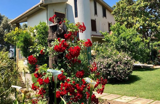 Appartement dans villa avec jardin, près de la mer