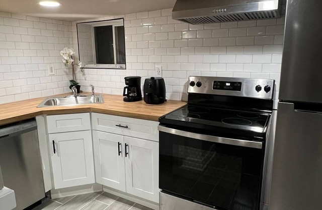 Apartment in Newark Cozy & Stylish Studio for 4.