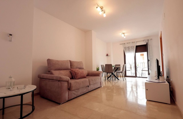 Apartment in quiet area between the snow and the beach, 10 min from the Alhambra