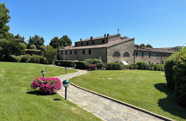 Bel appartement en résidence nichée dans les collines toscanes