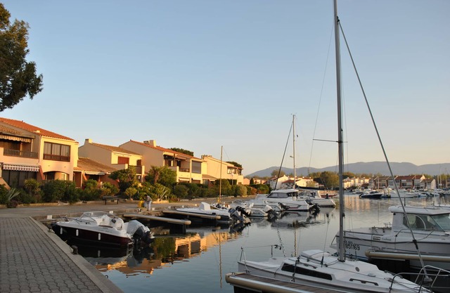 Appartement au cœur de la Marina vue sur le petit port