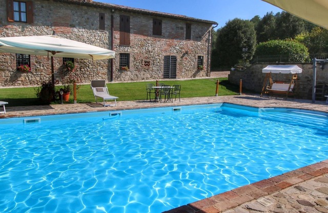 Séduisant appartement à Todi avec piscine