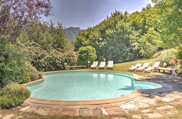 Maison de vacances rustique avec piscine
