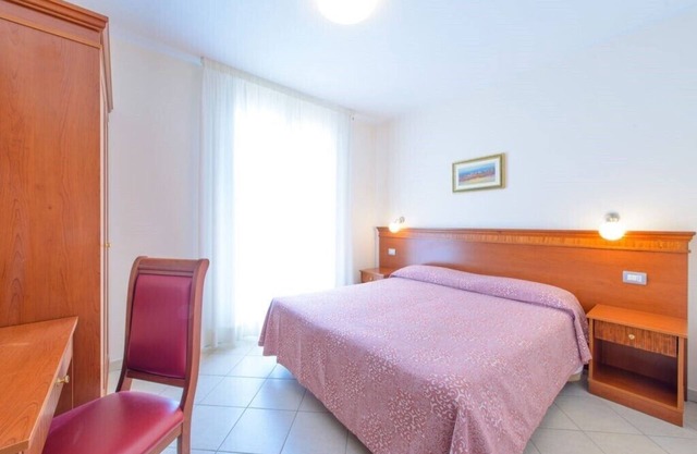 Appartement de trois pièces pour 6 personnes, 1 salle de bain, vue mer.
