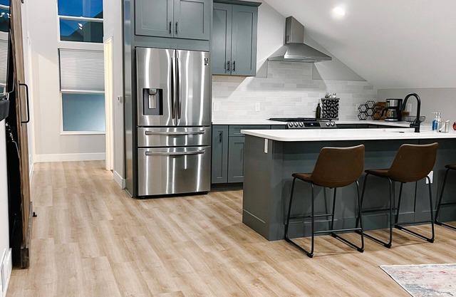 Apartment in West Wash Park! Close to light rail, downtown, dining & shopping.