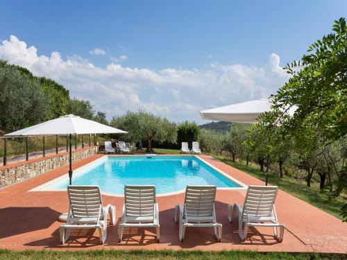 Apartment with pool in Barberino Val d'Elsa