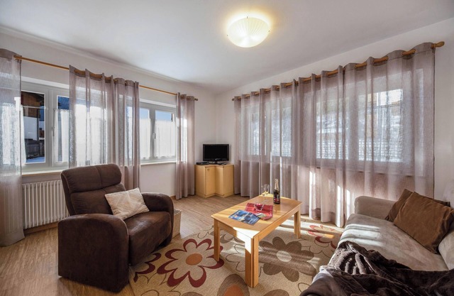 Appartement 'Ciasa Piaz de Pavarin' avec vue sur les montagnes, jardin partagé et Wi-Fi