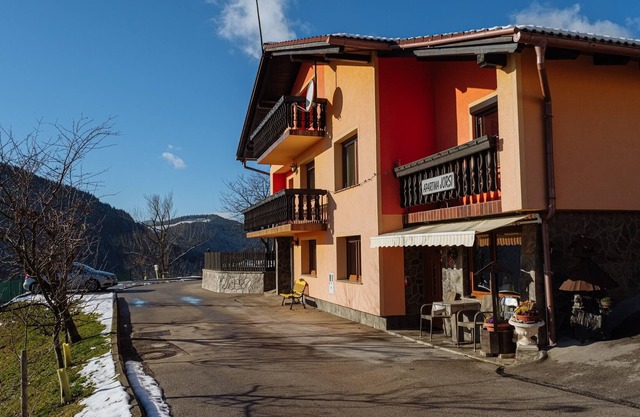 Apartment Jorsi with Balcony 1.