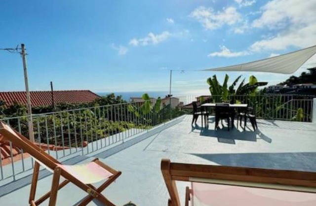 Appartement 'Juliana' avec vue sur la mer, terrasse privée et Wi-Fi