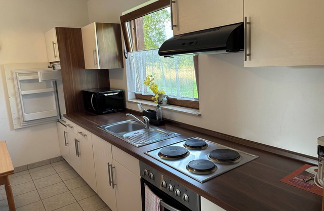 Apartment kitchen and bedroom - in the middle of the countryside - 15 minutes to Koblenz