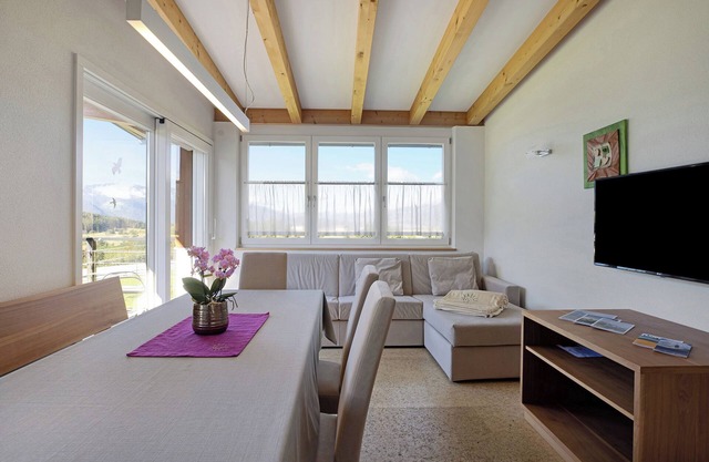 Appartement "Kronsun - Kraft" avec vue sur montagne, balcon et jardin
