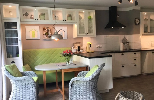 Apartment KWi 36 ground floor "Rauchschwalbe" - 2-room apartment for 4 pers. Ground floor with garden and 2 bicycles