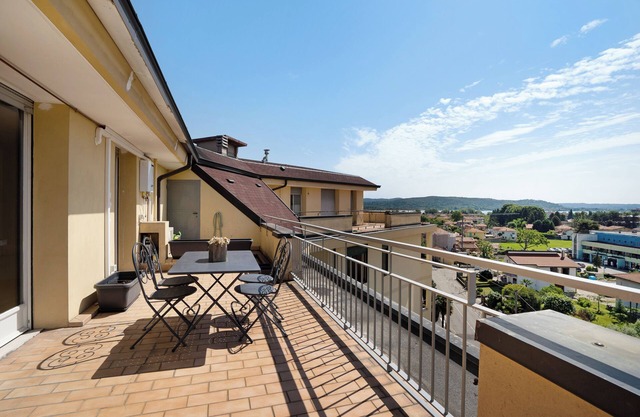 Appartement "La Casa del Riccio" avec vue sur le lac, terrasse et Wi-Fi.