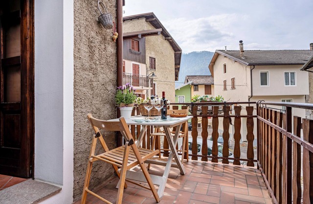 Appartement 'La Casa Di Ketty' avec vue sur la montagne et terrasse privée
