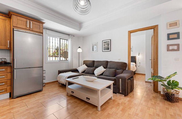 Apartment 'La Casita De La Playa' with Private Terrace, Wi-Fi and Air Conditioning