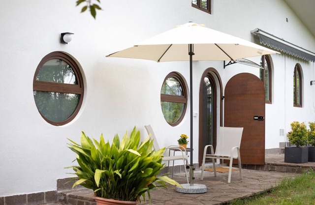 Apartment 'La Ginestra - Double Room' with Shared Garden, Wi-Fi and Air Conditioning