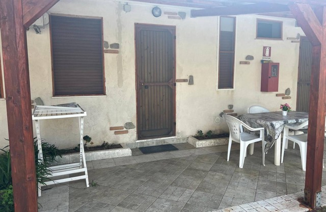 Appartement 'La Quiete - Veranda Grande 2' avec piscine partagée, Wi-Fi et climatisation